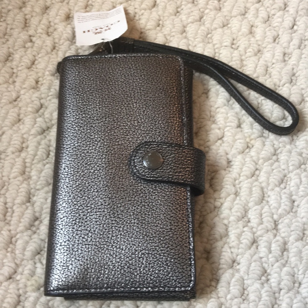Wristlet wallet